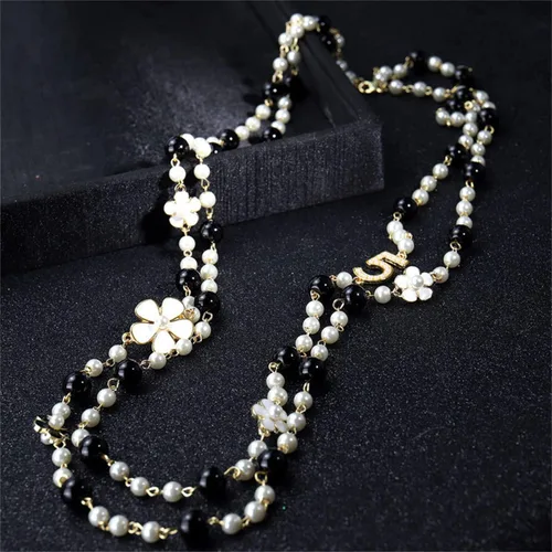 Miniatura 4 de Collar largo de perlas de flores número 5, collar de camelia en capas, adecuado para bodas de fiesta de mujer., aleación, Perla