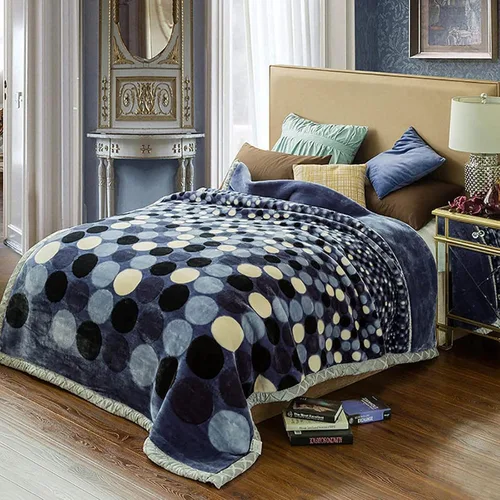 Miniatura 25 de LGYKUMEG - Manta coreana de visón, 59"×79", sedosa y cálida - 2 capas reversibles de manta de felpa Raschel 4.4 lb, beige y marrón, (150x200cm-2kg)