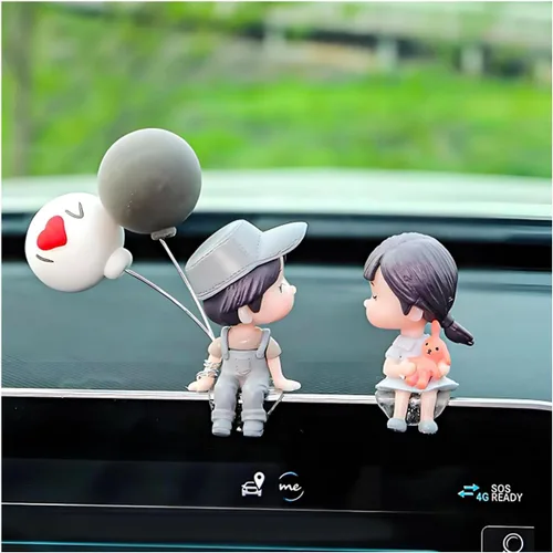 Miniatura 7 de DXNQ Lindas decoraciones de tablero de automóvil para parejas, preciosas figuras de dibujos animados de besos, adorno de automóvil