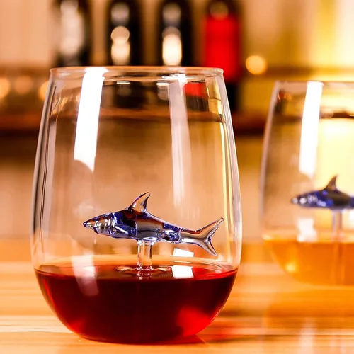Miniatura 3 de Copas de vino de color azul Shark 3D (juego de 2), copas de vino tinto personalizadas, regalos modernos para amantes de los tiburones para mujeres