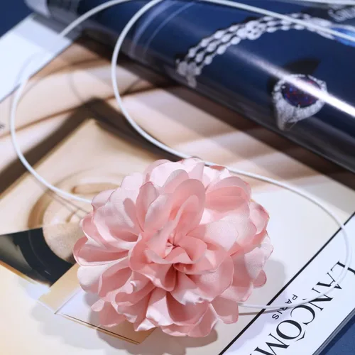 Miniatura 3 de Gargantilla de flor rosa negra grande roseta terciopelo seda gótica cadena ajustable Y2K accesorios de joyería