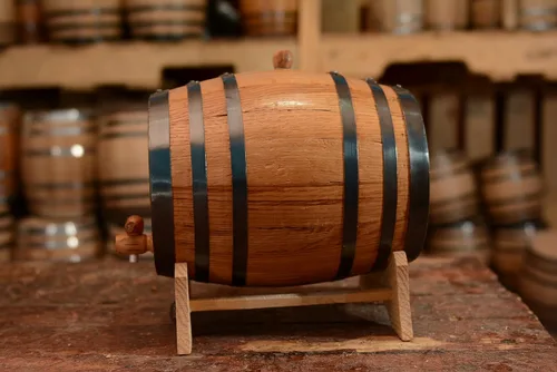 Miniatura 4 de Personalizado – Barril de envejecimiento de bourbon de roble blanco americano – roble envejecido (3 litros, aros negros)