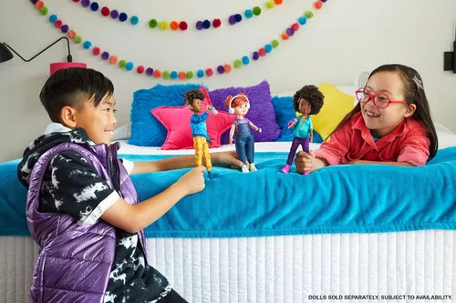 Miniatura 2 de Mattel Muñeca Karma's World Karma Grant con accesorio para micrófono