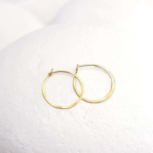 Miniatura 7 de Pendientes de aro delgados martillados, elegantes geométricos de plata de ley maciza, relleno de oro y relleno de oro rosa; para mujeres de Lotus