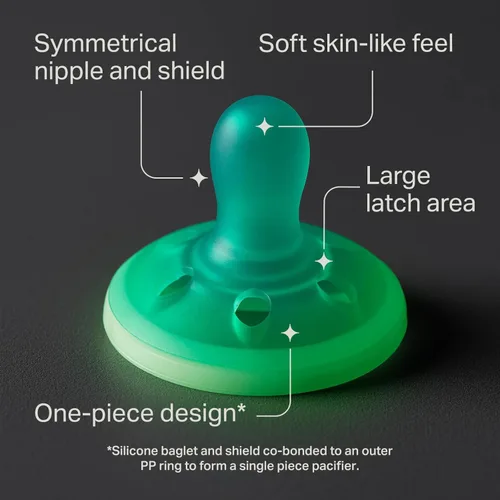 Miniatura 3 de Tommee Tippee Chupete Nocturno Similar al Pecho para Recién Nacidos, 0-6 Meses, Bolsita Similar al Pecho, Chupetes Sin BPA, Tecnología que Brilla