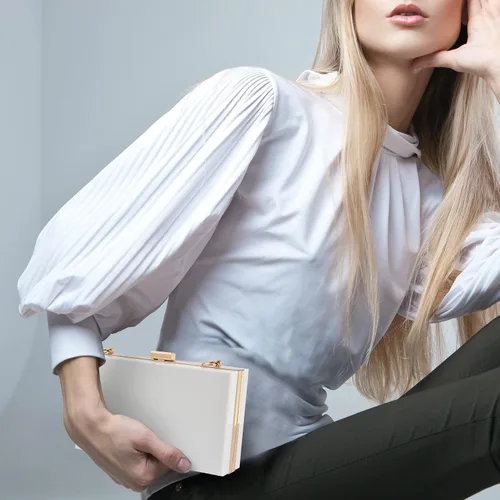 Miniatura 4 de WJCD - Bolso de mano de acrílico transparente para mujer, bolso de hombro con correa de cadena de dorada desmontable
