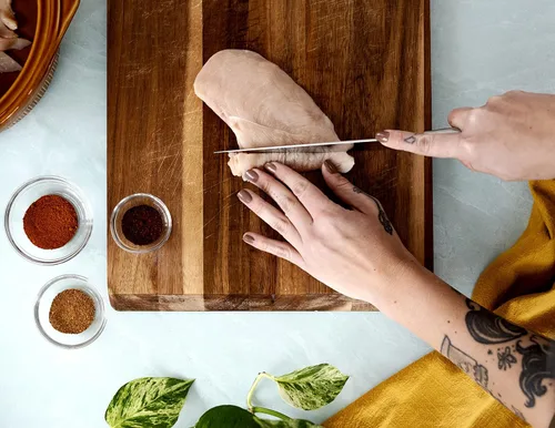 Miniatura 8 de DURA LIVING Cuchillo Santoku de 7 pulgadas, hoja de acero inoxidable de alto carbono afilada, mango remachado ergonómico forjado, cuchillo de chef