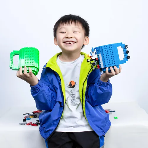 Miniatura 8 de DAYMOO Juego de tazas de ladrillo integradas con 3 paquetes aleatorios de ladrillos 2 en 1, tazas de café geniales para niños, creativas, Azul