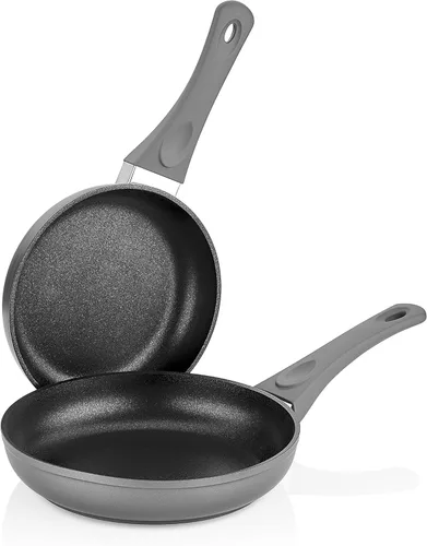 SAFLON Juego de sartenes antiadherentes de titanio de 8 pulgadas y 9.5 pulgadas, aluminio forjado de 0.157 in con revestimiento resistente a los
