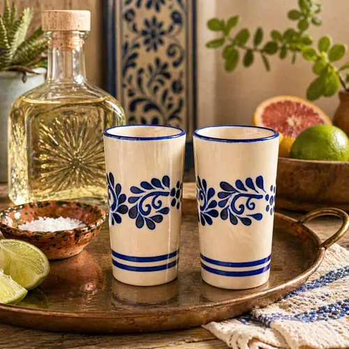 Miniatura 2 de Juego de 2 vasos de chupito pintados a mano, tazas de tequilero de 2 onzas, flores azules clásicas Abajo, Mezcal Sangrita de tequila, hecho a mano