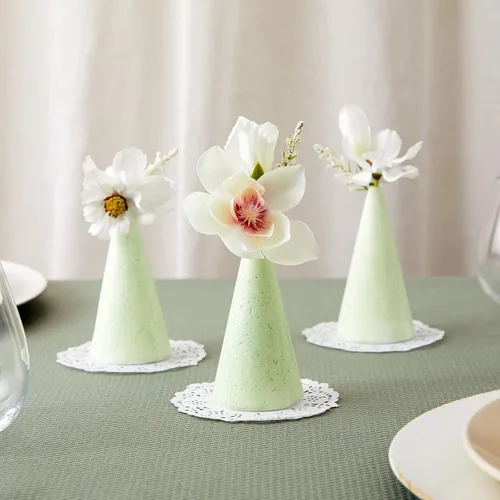 Miniatura 5 de Bright Creations Conos de espuma para manualidades, 2 x 4 pulgadas, color blanco, paquete de 24, formas de cono para proyectos de gnomos