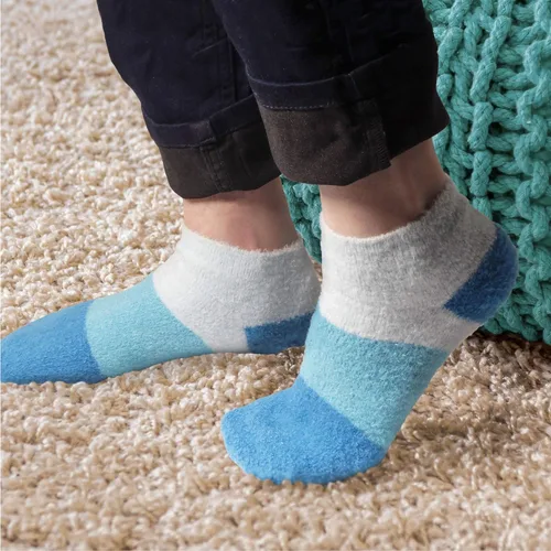 Miniatura 5 de BambooMN Calcetines de spa de nailon con infusión de aloe suave y mullido para mujer, color fresa, 3 pares