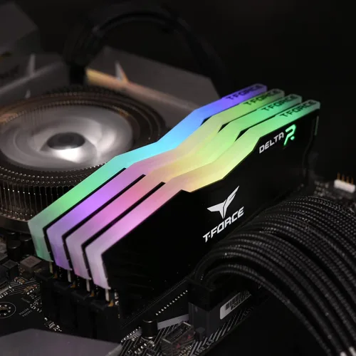 Miniatura 3 de TEAMGROUP T-Force Delta RGB DDR4 16 GB (2 x 8 GB) 3200 MHz (PC4-25600) CL16 Módulo de memoria de escritorio RAM TF3D416G3200HC16CDC01 - Negro