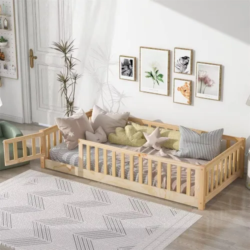 Miniatura 8 de Cama de suelo tamaño Queen, marco de cama Montessori de madera maciza con barandillas en forma de valla, puerta pequeña y listones de madera