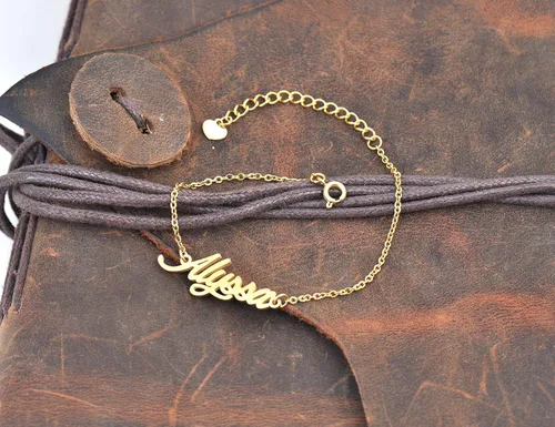 Miniatura 2 de HUAN XUN - Collar con nombre personalizado en plata dorada