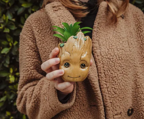 Miniatura 5 de Marvel Studios I Am Groot - Mini maceta de cerámica de 3 pulgadas con suculentas artificiales, maceta pequeña, plantas de interior de imitación