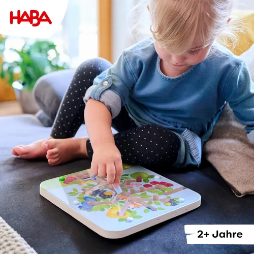 Miniatura 4 de HABA Tablero ocupado para niños de 2 a 4 años: juego de rompecabezas de laberinto magnético Orchard, juguetes de viaje para niños pequeños