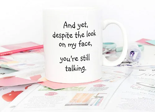 Miniatura 7 de 5Aup Regalos de Navidad, taza de café con cita divertida para amigos, compañeros de trabajo, y sin embargo, a pesar de la mirada en mi cara, tazas