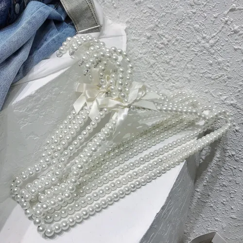 Miniatura 2 de QTMY Paquete de 5 perchas de ropa con lazo de perlas blancas para vestido de novia, ropa para camisa, brasier (5 unidades)