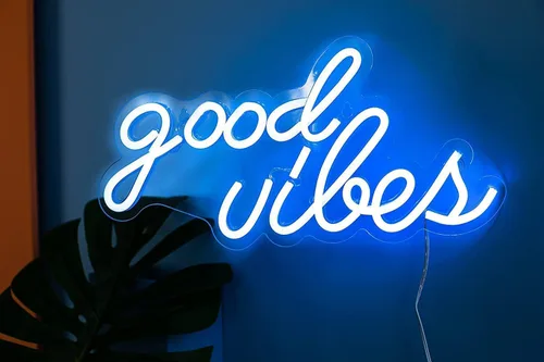 Miniatura 6 de DECANIT Letrero de neón Good Vibes azul hielo, luz LED genial para decoración de pared, sala de juegos, cueva de hombre, bar, configuración