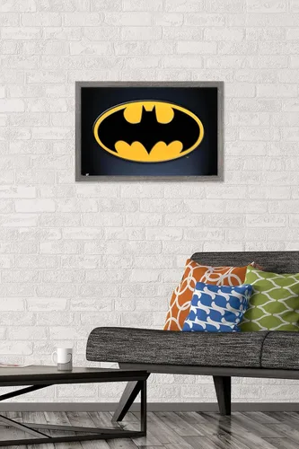 Miniatura 2 de Trends International DC Comics - Póster de pared de Batman con símbolos, 14.725 x 22.375 pulgadas, versión enmarcada de madera de granero