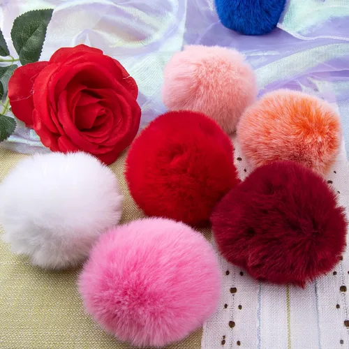 Miniatura 7 de BQTQ 36 Piezas Pompones de Piel Sintética de Conejo con Lazo Elástico DIY Pompón Esponjoso para Sombreros Gorros Zapatos Bufandas Guantes Bolsas