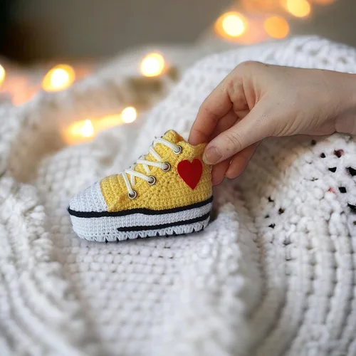 Miniatura 3 de Handmade Yellow Crochet Baby Sneakers Booties, Unique Gender-Neutral Newborn Socks, Customizable Baby Shower Gift, Custom Baby Gifts, Baby Girl/Boy
