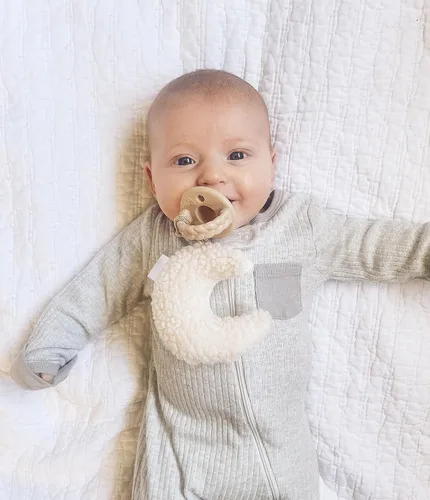 Miniatura 3 de Itzy Ritzy - Juego de chupón y Lovey; Luna de peluche desmontable y chupón de silicona Toast a juego; Ideal para edades de 0 meses en adelante, Luna