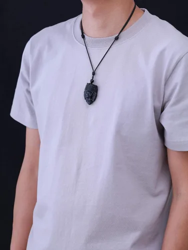 Miniatura 2 de COAI Collar con colgante de piedra de obsidiana Rey León coronado
