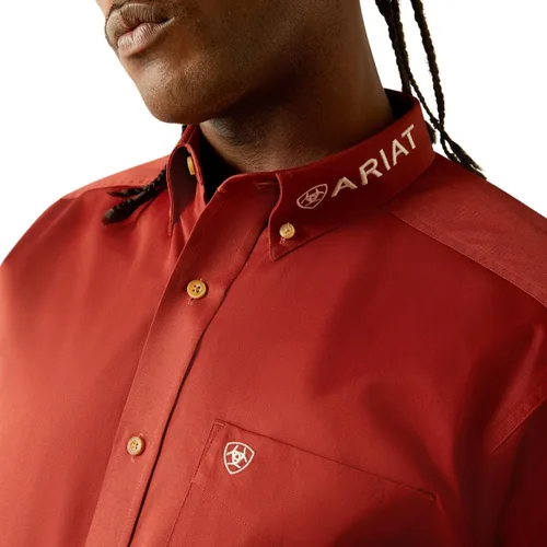 Miniatura 32 de Ariat Camisa de sarga con logotipo del equipo para hombre
