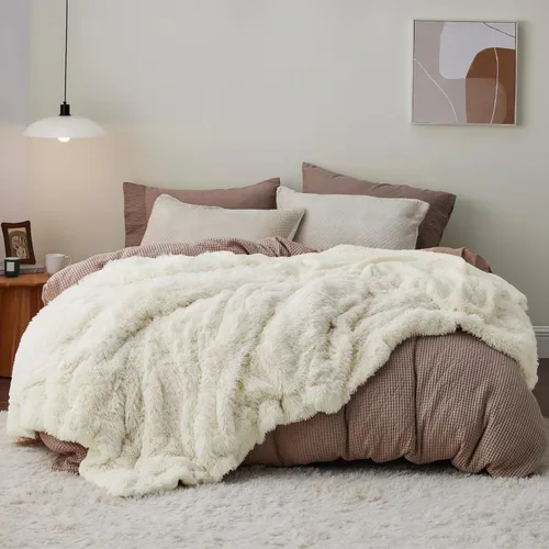 Miniatura 17 de Bedsure GentleSoft Manta de Tiro de Piel Sintética Esponjosa y Suave para Sofá, Forro Polar Sherpa Suave Regalos Acogedores para Mujeres, Manta
