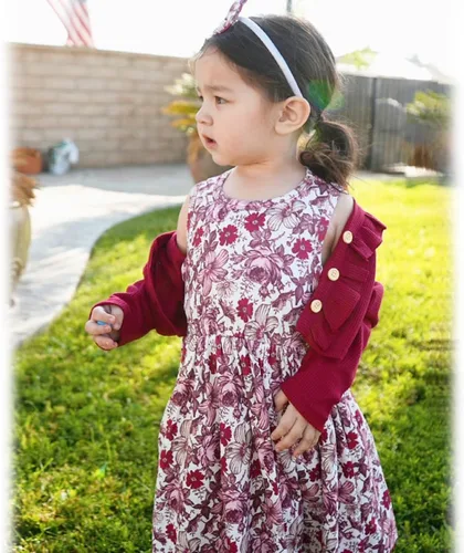 Miniatura 3 de HINTINA Conjunto de 2 piezas de vestido y cárdigan para niñas pequeñas, vestido sin mangas con estampado floral y cárdigan de manga larga