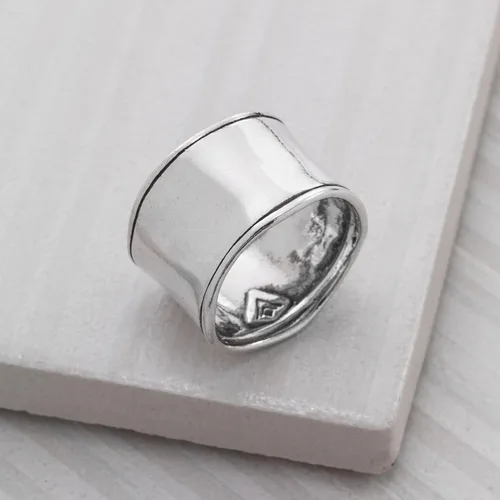 Miniatura 8 de Silpada Anillo 'Hammered Cuff' en plata de ley