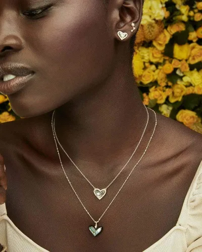 Miniatura 2 de Kendra Scott Ari - Aretes de corazón con perno para mujer, joyería de moda