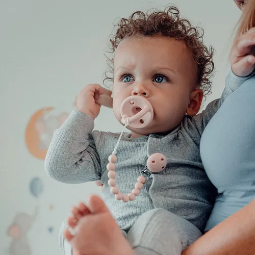 Miniatura 7 de Comfy Cubs Chupetes para bebé, paquete de 4 para 6 a 18 meses, forma de pezón suave similar al pecho, chupete de silicona compatible con CPSIA