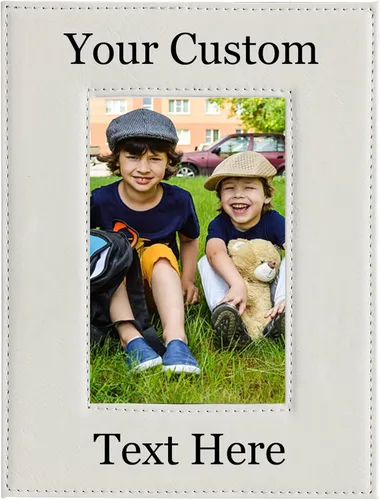 Miniatura 10 de Marco de fotos de piel sintética de cuero sintético grabado para añadir tu texto personalizado para colgar o en la mesa, marco de fotos familiares