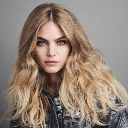 Miniatura 7 de Bumble and bumble. Thickening Volumizing Shampoo Lightweight Formula For Instant Fullness Cleanses Without Stripping Color Safe For Fine to