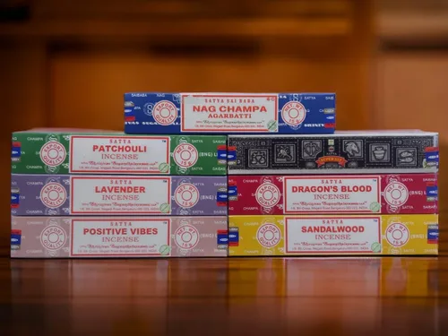 Miniatura 2 de Set de regalo de incienso Satya Nag Champa, Super hit, Dragon's Blood, Sandalwood, Patchouli, Lavender, Positive Vibes 15 g x 7 paquetes