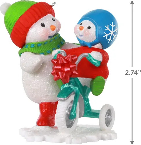 Miniatura 3 de Hallmark Keepsake Adorno de Navidad 2020, haciendo recuerdos muñecos de nieve probando el nuevo triciclo (1699QXR9144)