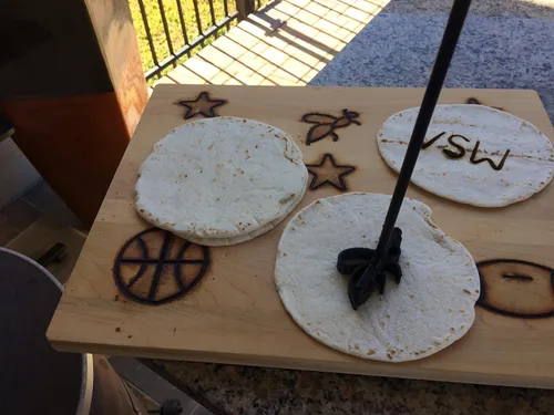 Miniatura 4 de Hierro de marca de filete en miniatura personalizado con tablero de exhibición de cedro