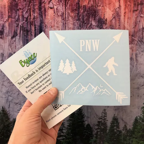 Miniatura 5 de PNW - Calcomanía de pie grande, diseño de montaña/árbol, diseño de coche/portátil Blanco