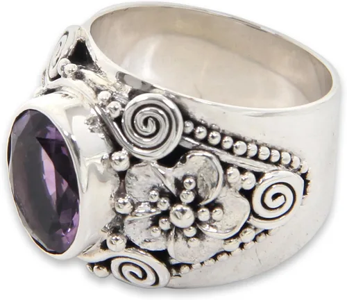 Miniatura 2 de NOVICA Anillo floral de plata de ley 925 amatista 'lila Frangipani', Plata Esterlina, Amatista Sin piedras preciosas