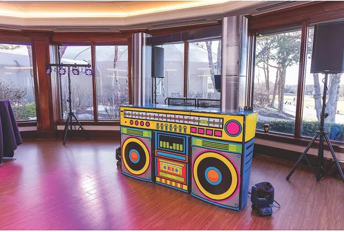 Miniatura 2 de Fun Express Decoraciones para fiestas de los años 80, accesorios para cabina de fotos, caja gigante de 6 x 80 pulgadas, caja de cartón 3D recortada