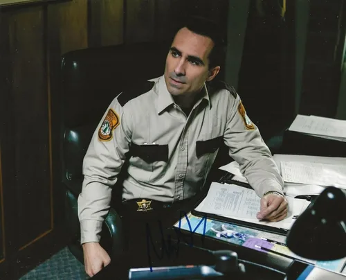Nestor Carbonell firmado Bates Motel 8x10 foto autografiada Alex Romero #2 - Autografiado MLB Photos