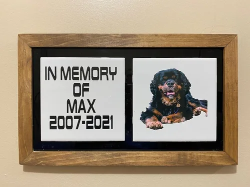 Miniatura 5 de Mirror Mania Marco de madera personalizado con azulejos grandes de 6 x 6 pulgadas, diseño de fotos y nombres para colgar en la pared, marco de fotos