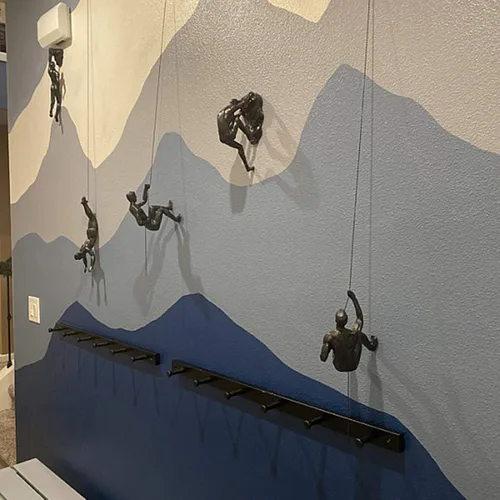 Miniatura 5 de Escultura de pared de hombre escalador – Decoración creativa hecha a mano para el hogar, figura de escalador colgante de resina única 3D para colgar