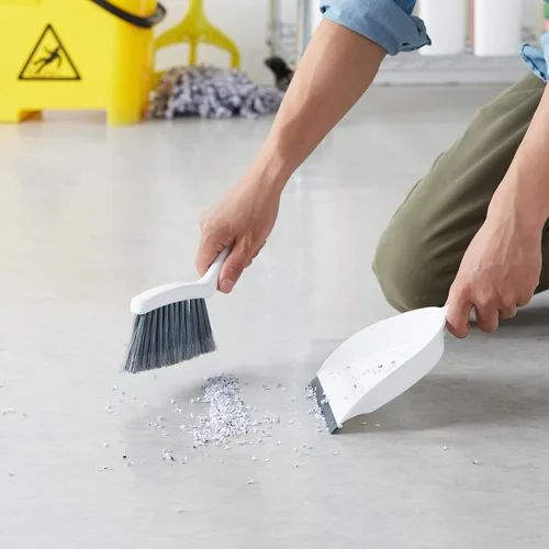 Miniatura 7 de Amazon Basics Juego de mini cepillo y recogedor, paquete de 2, gris