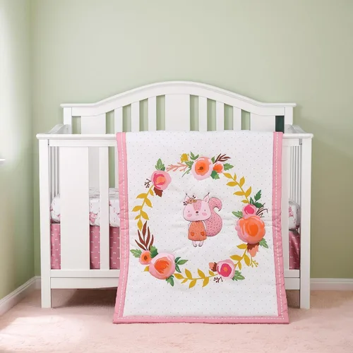 Brandream Juego de ropa de cama para guardería para niñas, color rosa, diseño floral, edredón de 3 piezas, sábana bajera, falda de cuna, ardilla y