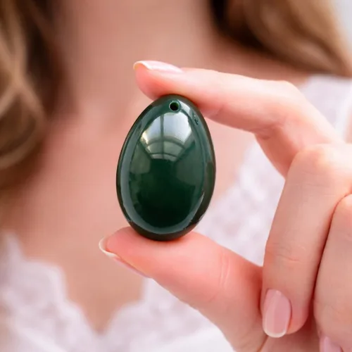 Miniatura 2 de Polar Jade Huevo de piedra hecho de jade nefrita, tamaño mediano (1.693x1.181 in), perforado, con cuerda sin encerar e instrucciones