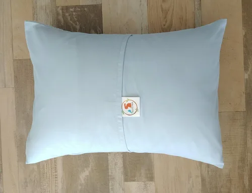 Miniatura 7 de Ella & Max Funda de almohada para niños pequeños. Azul. Suave y tierna. Se adapta a almohadas de 13 x 18 y 14 x 19 pulgadas. Fácil de lavar